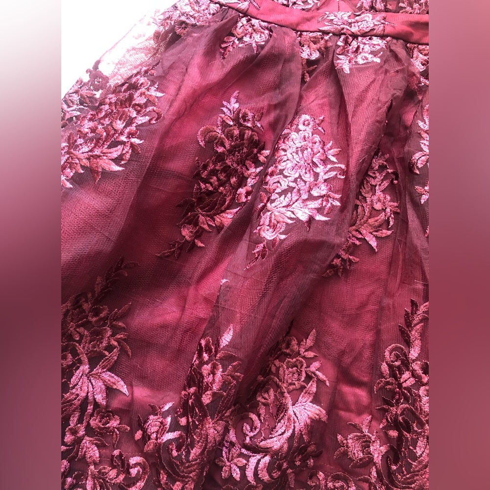 💕 Lulu’s💕 A Love To Remember Wine Red Lace Backless Skater Dress - Picture 7 of 9